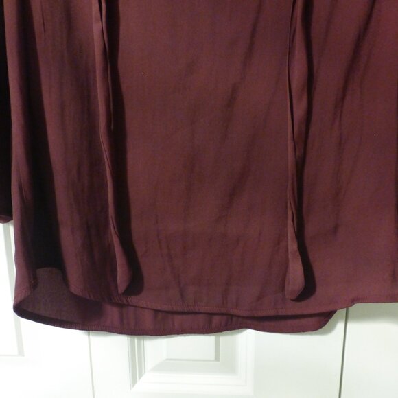 LE CHATEAU maroon v-neck top with ties - Picture 9 of 11